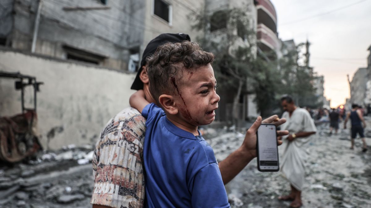 Trosky, mrtví, ranění. Fotky ukazují, jak konflikt dopadá na civilisty v Gaze